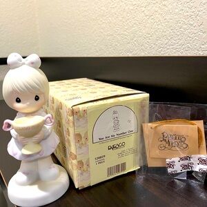 Precious moments “You are my number one” 1988 porcelain figure doll #520829
